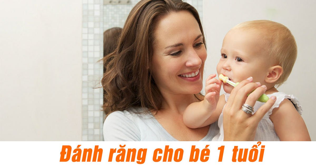 Bàn chải đánh răng cho bé một tuổi cũng tương tự như của người lớn